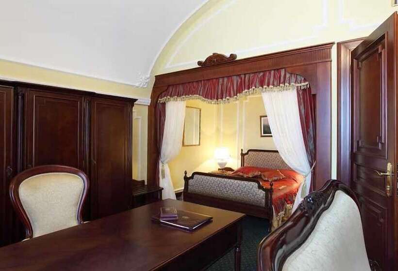 Junior suite with river view, Leopold I