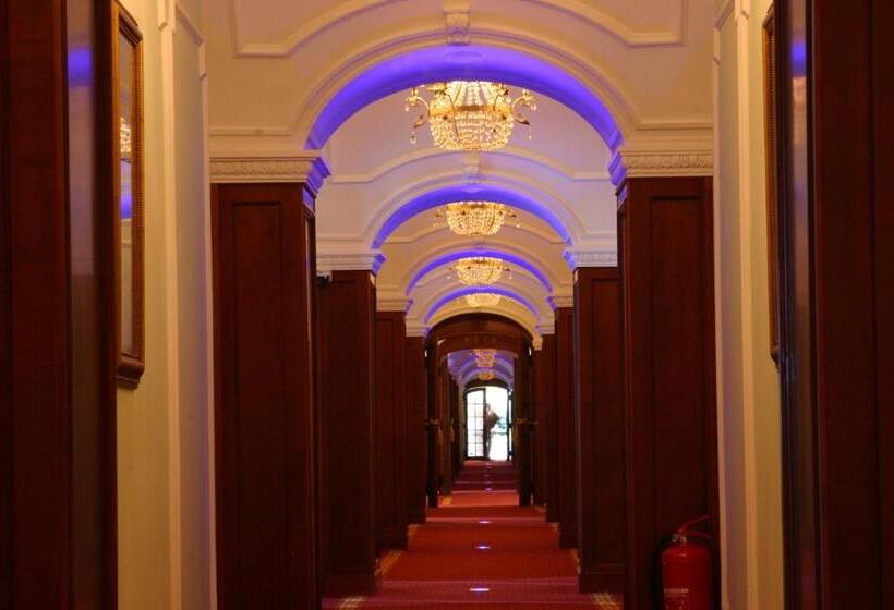 اتاق استاندارد با چشم‌انداز رودخانه, Leopold I