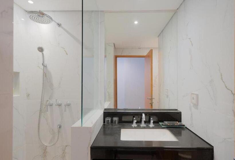 חדר אקזקיוטיב, The Capital Hotel Surabaya