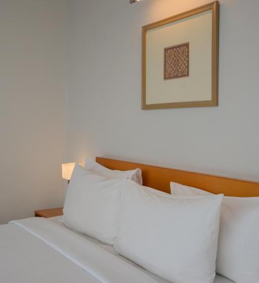 חדר דלוקס, The Capital Hotel Surabaya