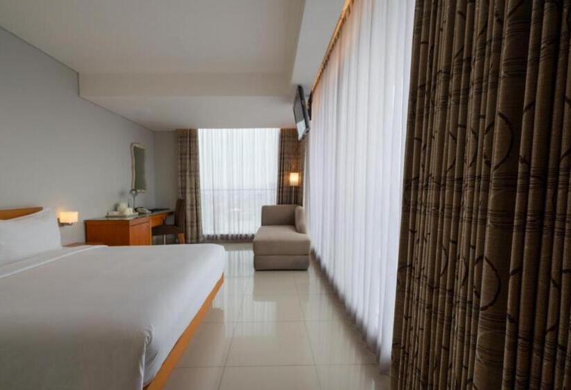 סוויטת ג'וניור, The Capital Hotel Surabaya