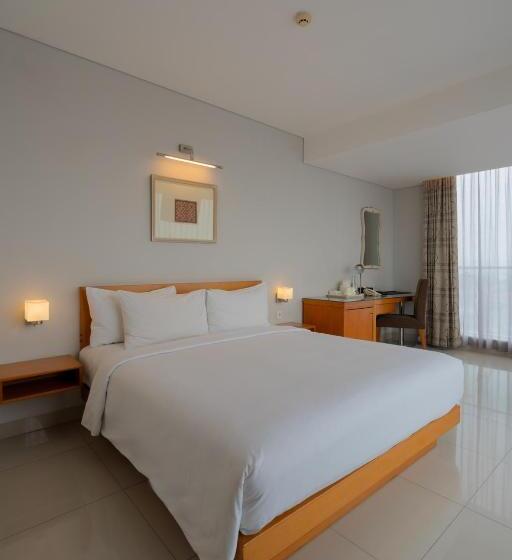 סוויטת ג'וניור, The Capital Hotel Surabaya