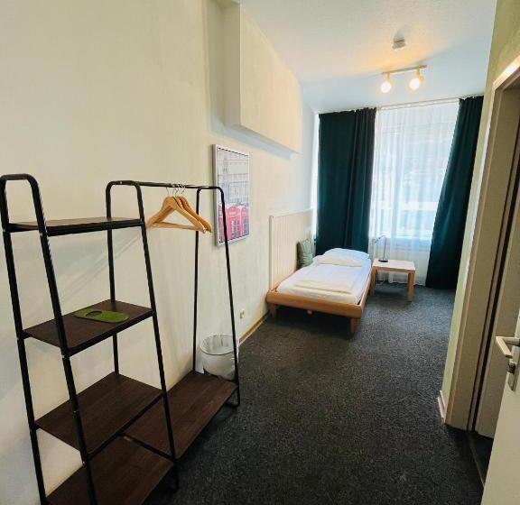 スタンダードシングルルーム, Schwarzer Bar