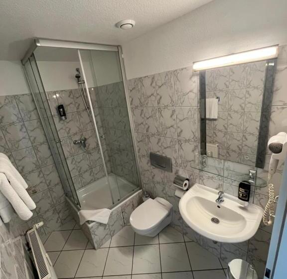 スタンダードルーム, Schwarzer Bar