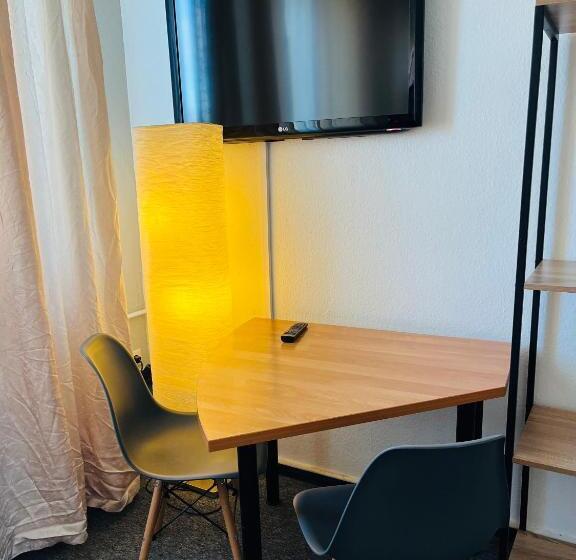 スタンダードルーム, Schwarzer Bar