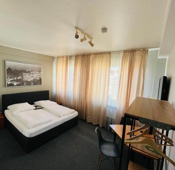 スタンダードルーム, Schwarzer Bar