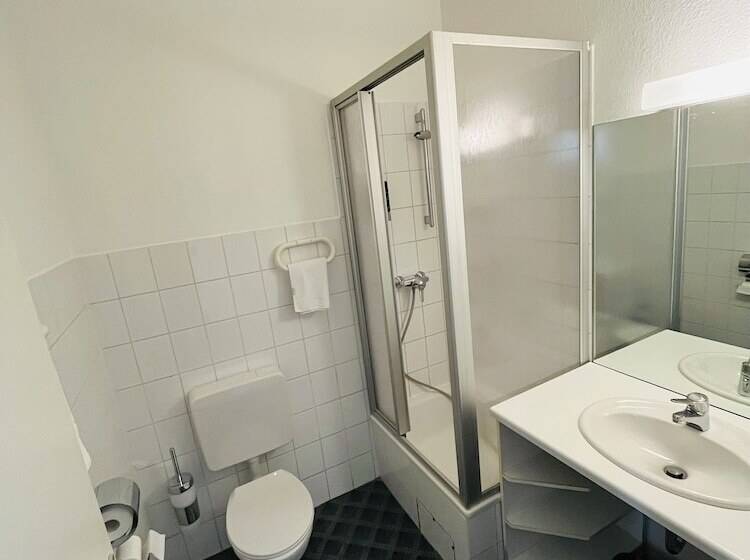 スタンダードシングルルーム, Schwarzer Bar