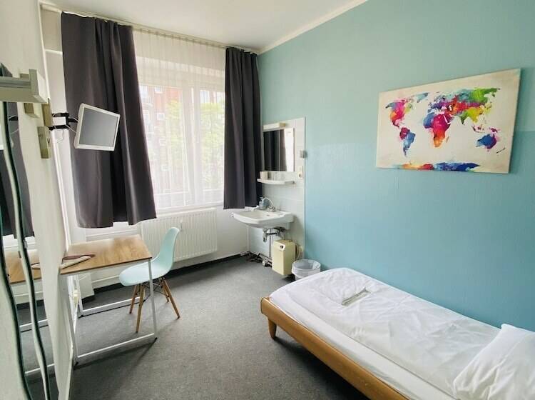 バスルーム共有のシングルスタンダード, Schwarzer Bar