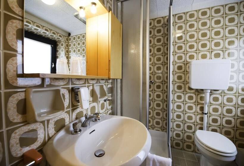 スタンダードルーム, Teola