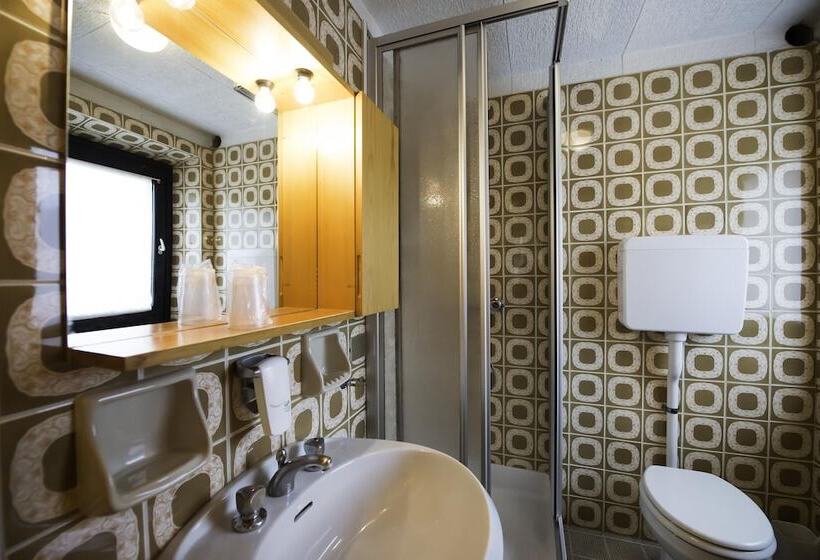 スタンダードルーム, Teola