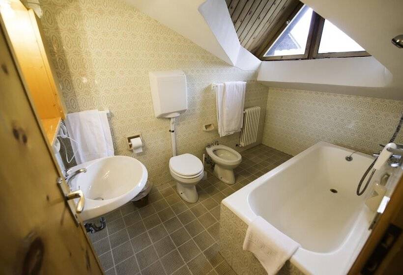 エコノミートリプルルーム, Teola