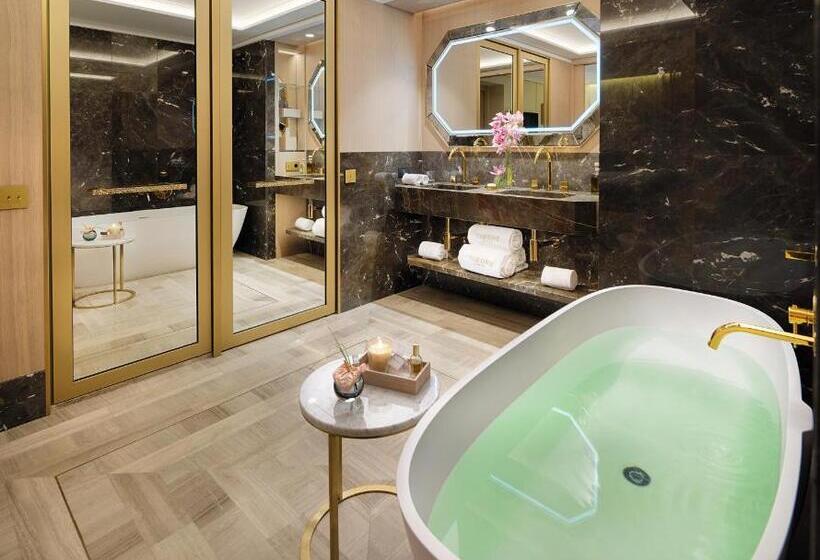 مجموعه ویستا شهر, The One Barcelona Gl