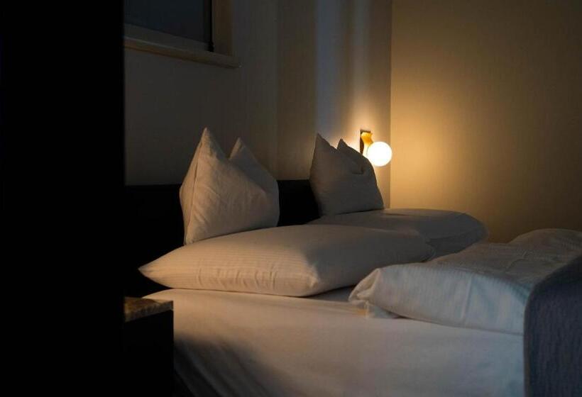 高级大房间, Tobago