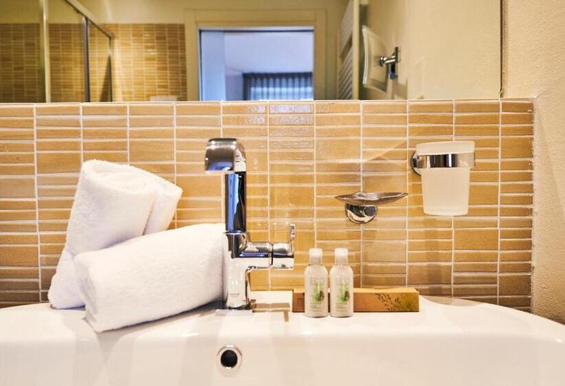 高级大房间, Tobago