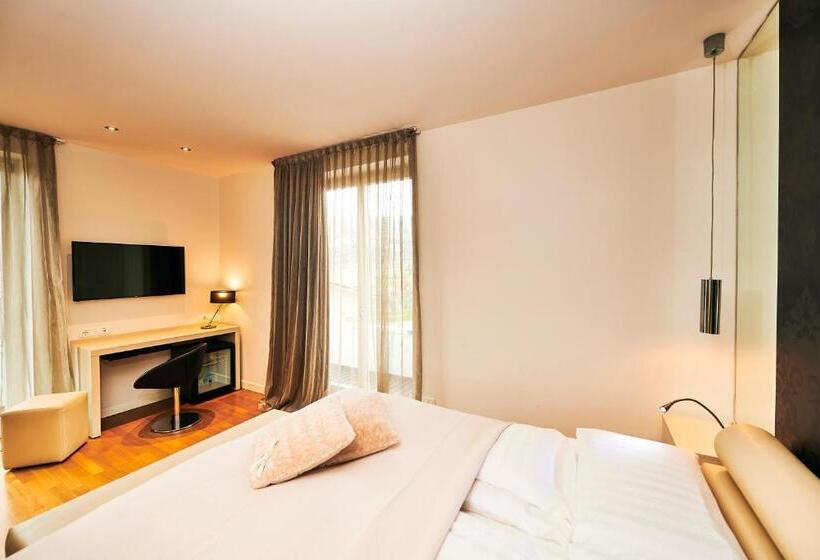 高级大房间, Tobago