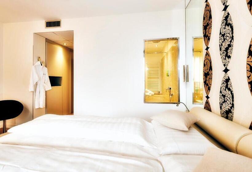 高级大房间, Tobago