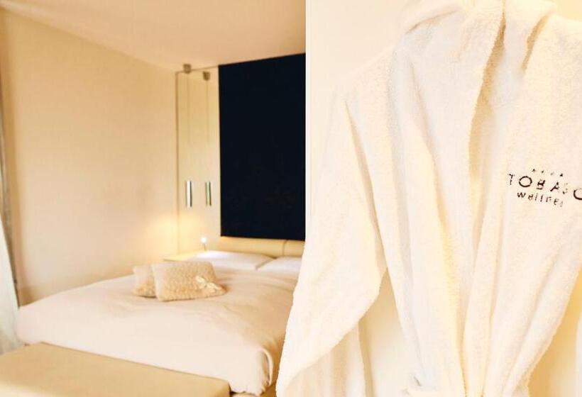 高级大房间, Tobago