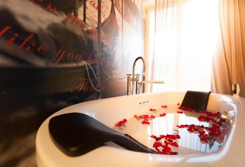 标准间带漩涡浴缸, Tobago