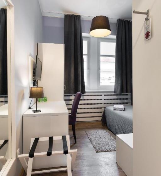 اتاق استاندارد یک نفره, Traffic Poznań Stare Miasto