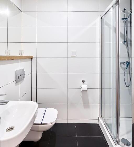 اتاق استاندارد یک نفره, Traffic Poznań Stare Miasto