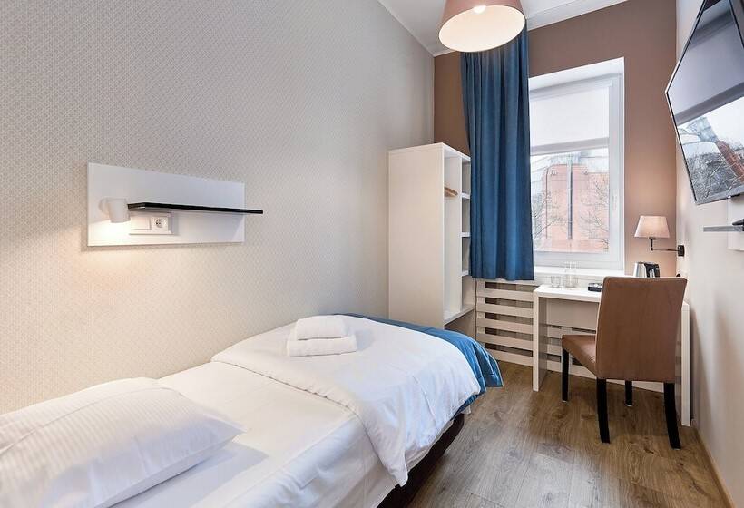 اتاق استاندارد یک نفره, Traffic Poznań Stare Miasto