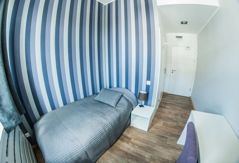 اتاق استاندارد یک نفره, Traffic Poznań Stare Miasto