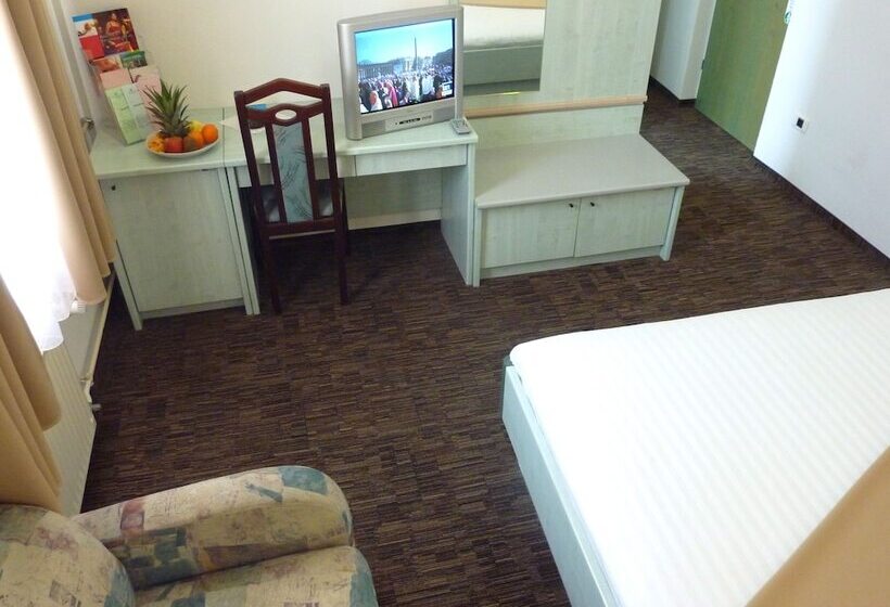 اتاق استاندارد, Lipa, Hotel & Bistro
