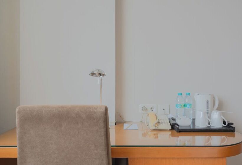 חדר דלוקס, The Capital Hotel Surabaya