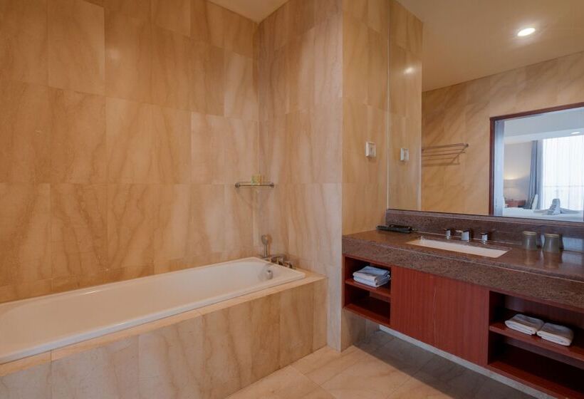 סוויטה אקזקיוטיב, The Capital Hotel Surabaya