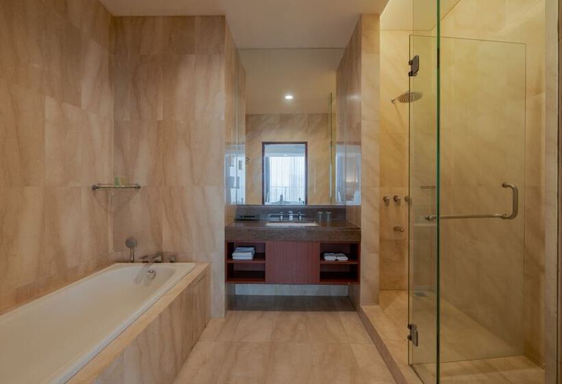 סוויטה אקזקיוטיב, The Capital Hotel Surabaya