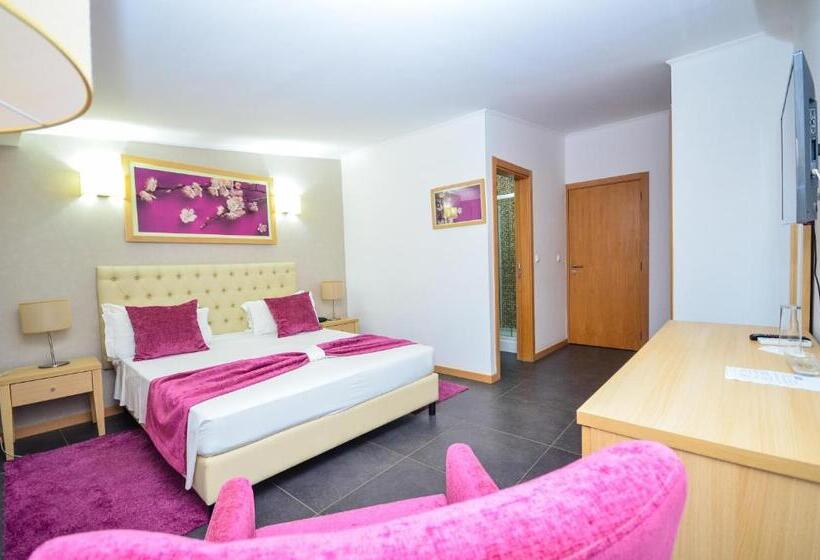 اتاق سوپریور, Vivi