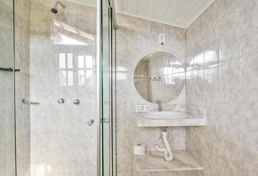 اتاق لوکس سه تخته, Pousada Da Tina