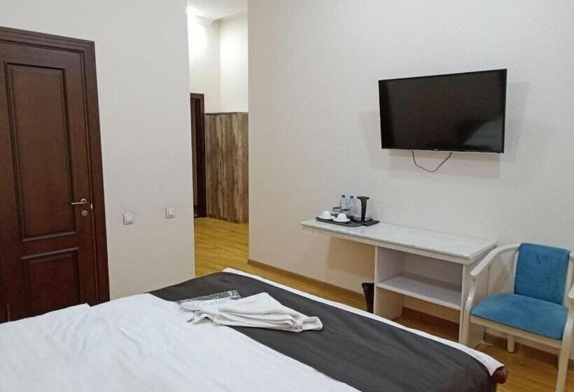 اتاق استاندارد, Queens 2