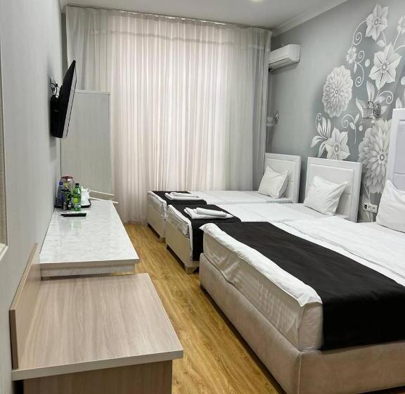 اتاق خانوادگی, Queens 2