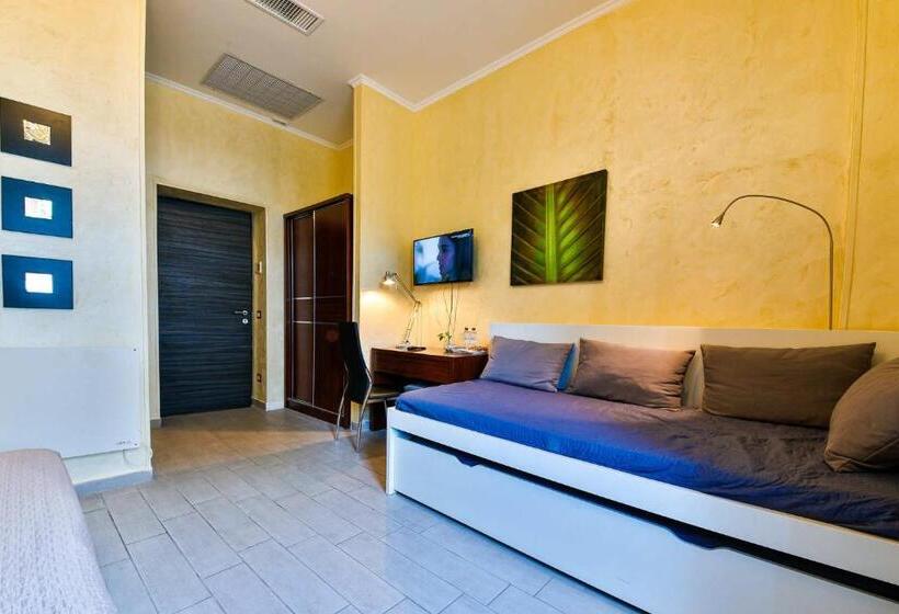 اتاق لوکس سه تخته, E Room 42