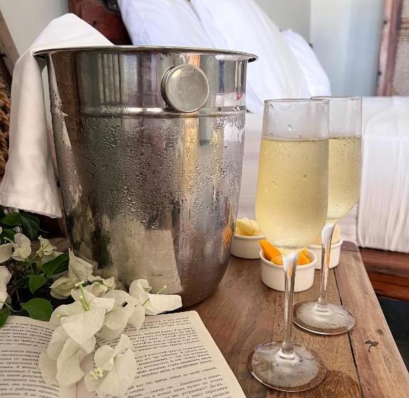 スタンダードルーム, Ndame Paje