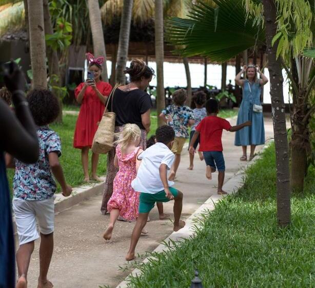 スタンダードルーム, Ndame Paje