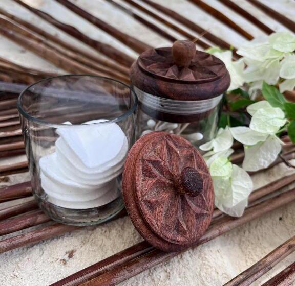 デラックストリプルルーム, Ndame Paje