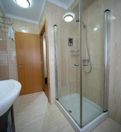 חדר משפחתי, Cabalo Furado Tui