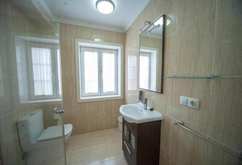 חדר משפחתי, Cabalo Furado Tui