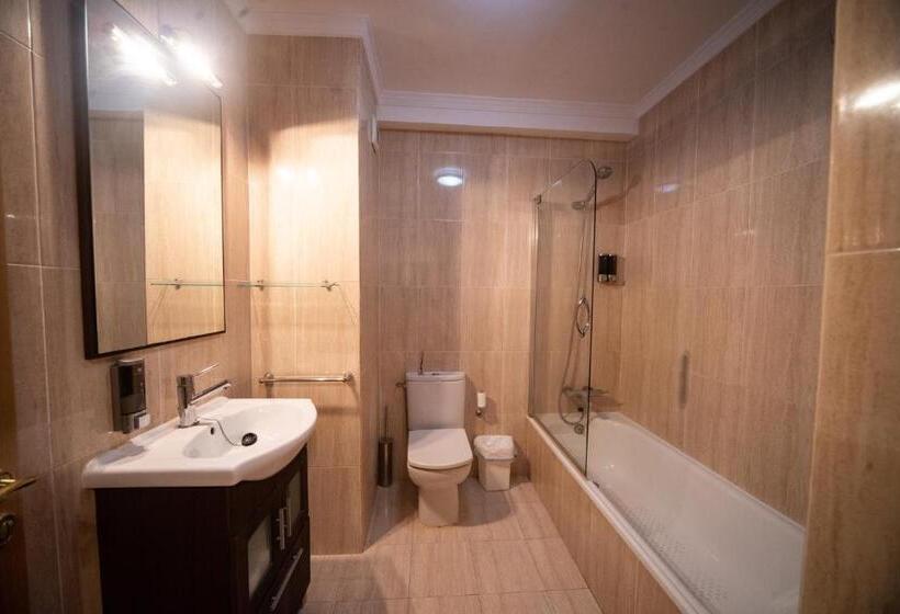 חדר משפתחתי סופריור, Cabalo Furado Tui