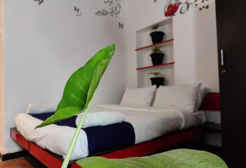 Habitació Triple Estàndard, Adh K F International   Budget