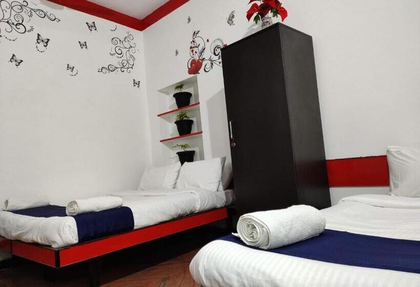 Habitació Triple Estàndard, Adh K F International   Budget