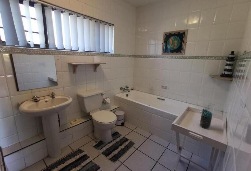 شقة غرفة واحدة مطلة على الحديقة, The Thatch Hide