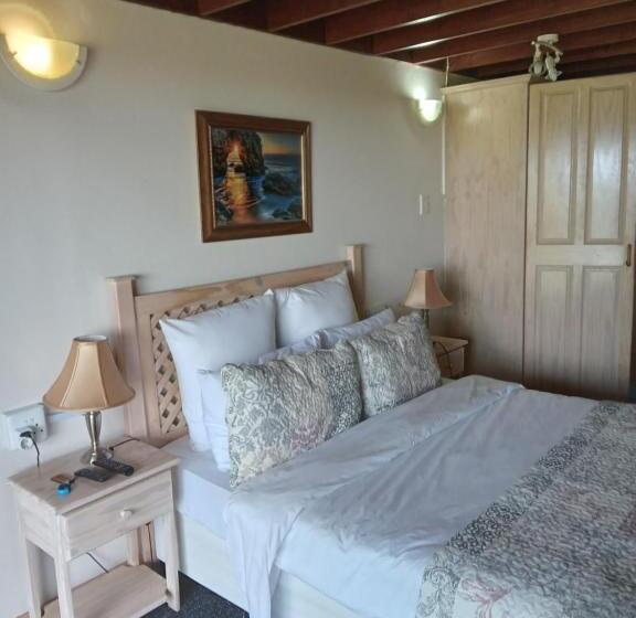 غرفة ديلوكس مطلّة علي البحر, The Thatch Hide