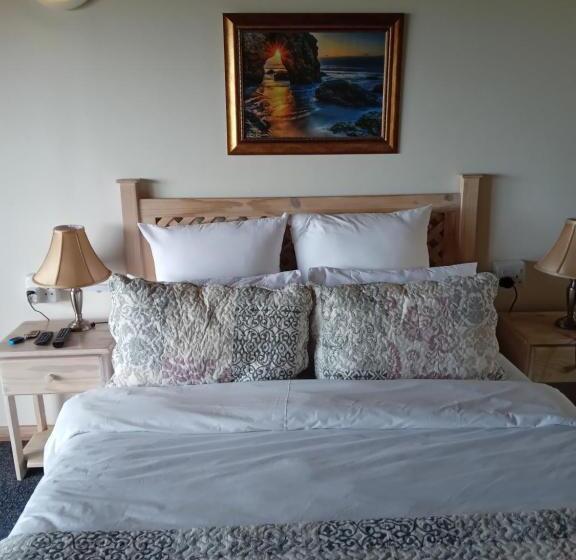 غرفة ديلوكس مطلّة علي البحر, The Thatch Hide