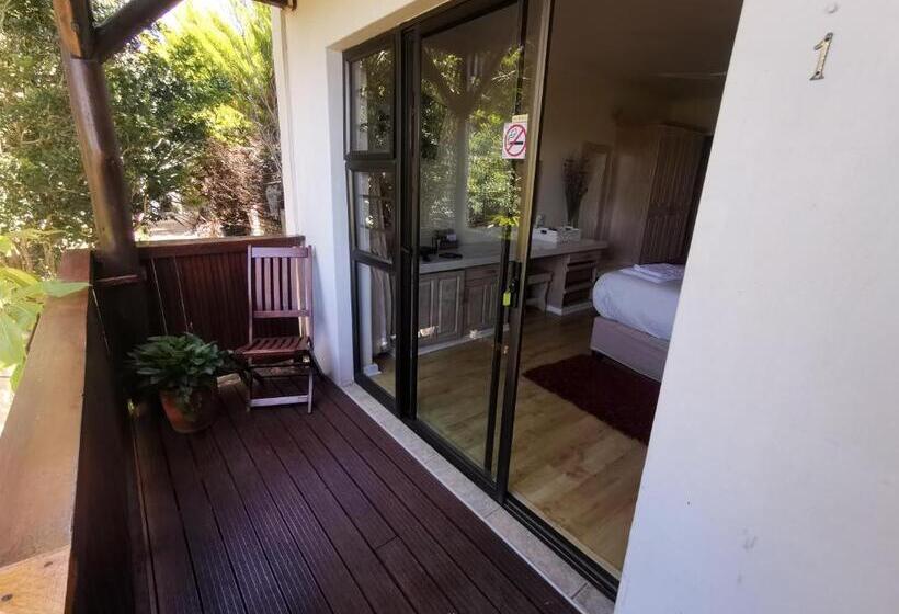 غرفة ديلوكس مطلّة علي البحر, The Thatch Hide