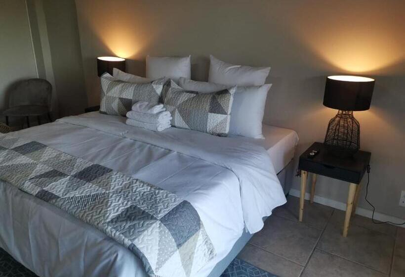 غرفة ديلوكس مطلّة علي البحر, The Thatch Hide