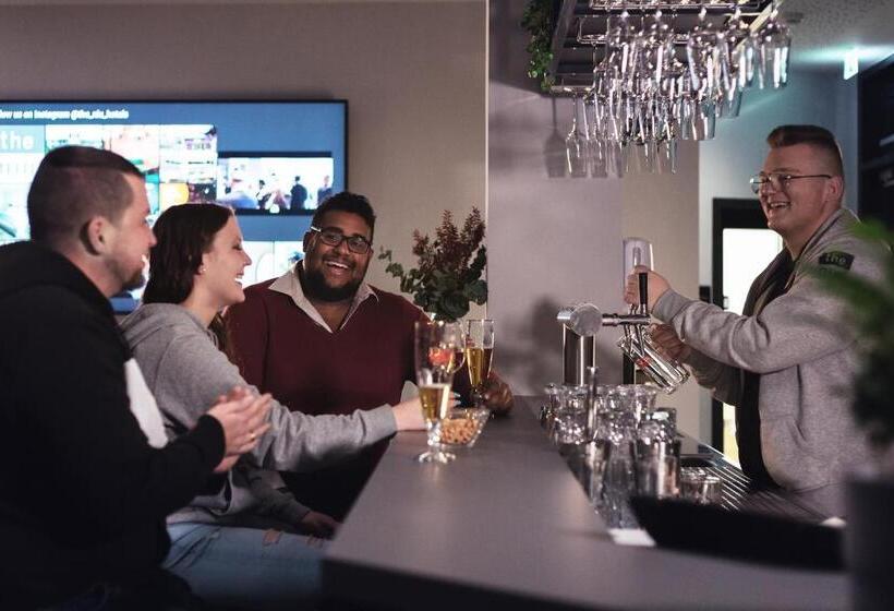 Студия Стандарт, Holiday Inn The Niu Star Sindelfingen, An Ihg