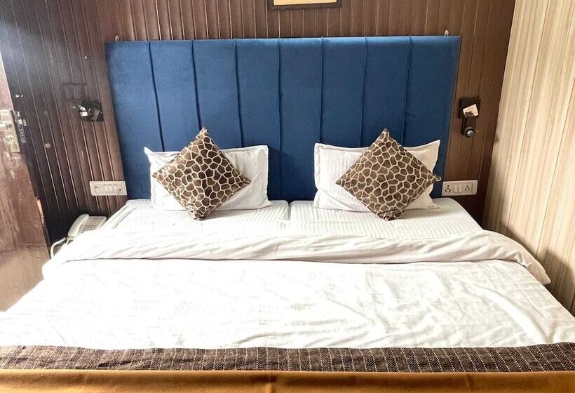 غرفة عائلية, Amar